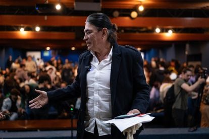 Gustavo Bolívar durante un debate en la Universidad Nacional en Bogotá.
