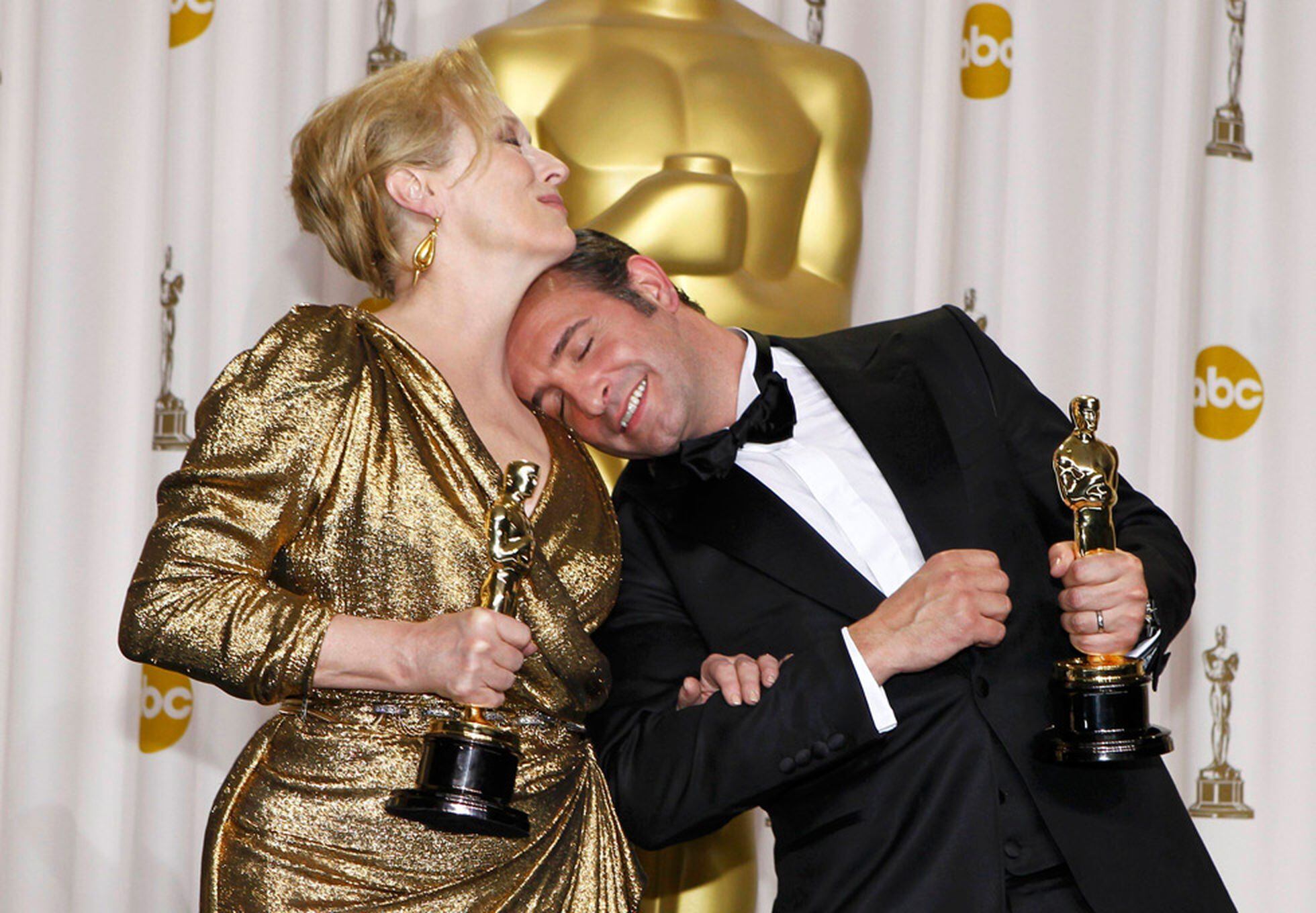 Муж получает 20. Jean Dujardin на Оскаре 2012. Мерил стрип Оскар 2012. Оскар 2021 Мэрил стрип. Кинопремия Оскар 2012.