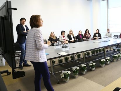 Pilar L&oacute;pez, presidenta de Microsoft Espa&ntilde;a, durante una jornada que reuni&oacute; ayer en su sede a mujeres emprendedoras, directivas, pol&iacute;ticas y periodistas.