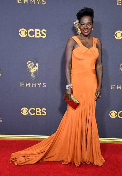 Viola Davis, de Cómo defender a un asesino, eligió este vestido en tono naranja de Zac Posen.