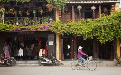 Tiendas en el barrio viejo de la ciudad de Hoi An.