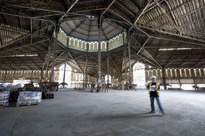 Interior de la estructura de hierro creada por Antoni Rovira en 1882 que será completamente reformada.