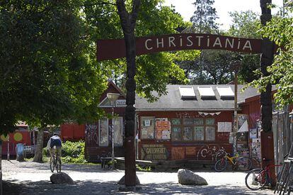 En 1971, un antiguo cuartel militar de Copenhague ocupado por un grupo de 'hippies' paso a convertirse en La Nación Libre de Christiania.