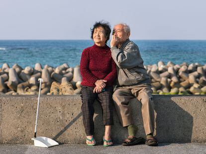 Una pareja de Okinawa, una isla del sur de Japón cuyos habitantes tienen la mayor esperanza de vida del mundo desarrollado.