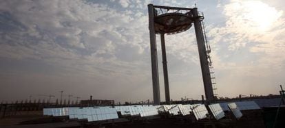 Paneles solares en Masdar City, un polo de desarrollo de nueva construcci&oacute;n en las afueras de Abu Dabi.