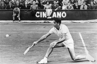 Manuel Santana, durante la Copa Davis de 1965.