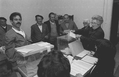 Imagen de archivo de las elecciones municipales de hace 30 años.
