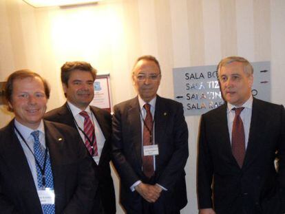 Ramón Estalella (Cehat), Emilio Gallego (FEHR), Joan Gaspart (CEOE) y el vicepresidente de la Comisión Europea, Antonio Tajani, en Roma.