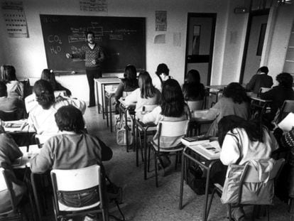 Clase en un colegio de Valencia, en 1986.