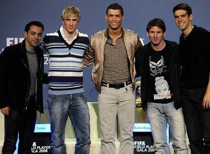 Las actuaciones de Messi se transformaron en reconocimientos individuales. La temporada pasada, el argentino fue premiado con el Balón de Plata, siendo el de Oro para Cristiano Ronaldo y segundo en el FIFA World Player por detrás del portugués, algo que ya había ocurrido en el 2007, aunque en esa ocasión el galardonado había sido Kaká.