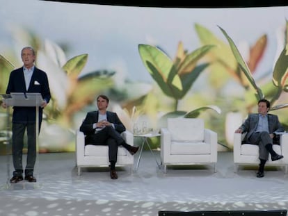 A la izquierda, Ignacio Colmenares, presidente y consejero delegado de Ence, durante el encuentro con inversores celebrado hoy.