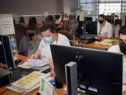 Vista de los trabajadores del grupo multidisciplinar de rastreadores.