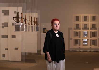 La artista canaria Concha Jerez, en el Museo Reina Sofía durante la presentación de su exposición 'Que nos roban la memoria'.