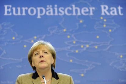 Angela Merkel comparece ante la prensa en Bruselas.