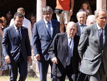 Puigdemont, junto al presidente catalán, Pere Aragonès, y los expresidentes de la Generalitat Jordi Pujol, José Montilla y Quim Torra, el día 21 en el homenaje a Pau Casals en la localidad francesa de Prada de Conflent.