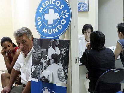 Consulta de la ONG Médicos del Mundo en Sevilla.