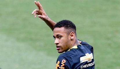 Neymar, en el entrenamiento de Brasil. 