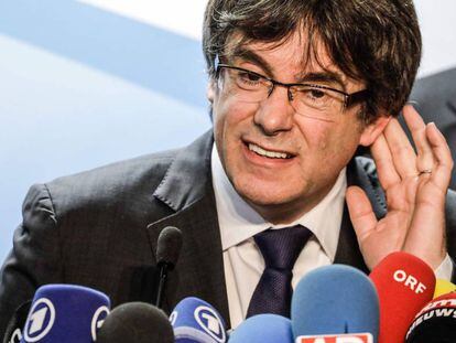 Puigdemont gesticula durant una conferència de premsa a Brussel·les el 22 de desembre.