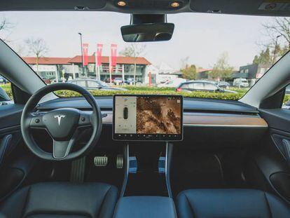 Interior de vehículo Tesla.