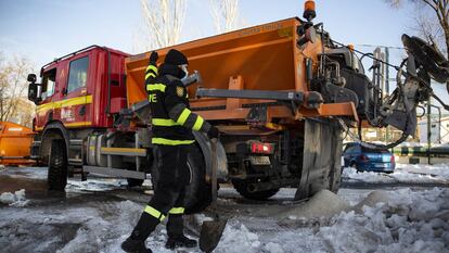 UME: una guerra sin tregua contra el hielo, en imágenes