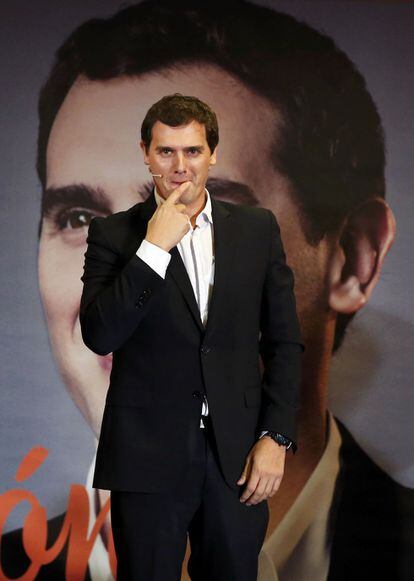 El candidato a la presidencia del Gobierno de Ciudadanos, Albert Rivera, durante el acto de inicio de campaña para las elecciones generales celebrado esta noche en Madrid.