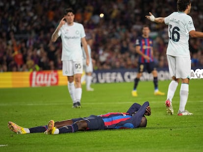 Dembélé se lamenta de una ocasión durante el partido entre el Barcelona y el Inter este miércoles en el Camp Nou.