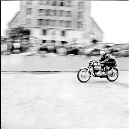 Carrera de motos en Logro&ntilde;o, 1963.