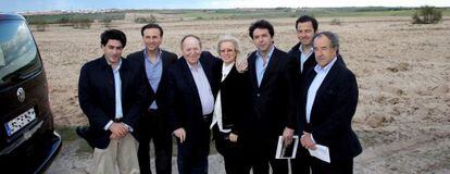 Adelson, junto al alcalde de Alcorcón, el presidente de Promomadrid y los consejeros de Transportes y Economía.