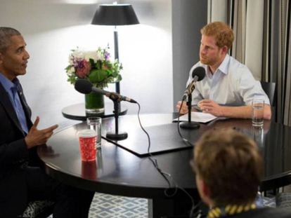 Barack Obama es entrevistado por el príncipe Enrique en un programa de radio para la BBC.
