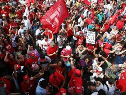 Partidarios de Lula da Silva se manifiestan este mi&eacute;rcoles en Porto Alegre.