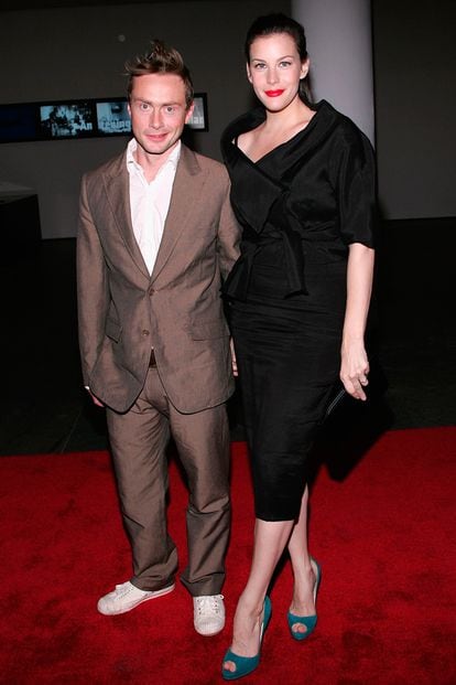 La actriz Liv Tyler, unos cuantos centímetros más alta que su exmarido, Royston Langdon.