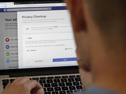 ¿Adictos a Internet o adictos en Internet?