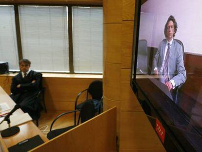 Tyler Hamilton testifica a través de videoconferencia.