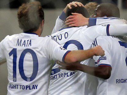 Los jugadores del Chelsea celebran uno de sus goles.