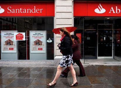 Sucursal del Banco Santander en el centro de Londres.