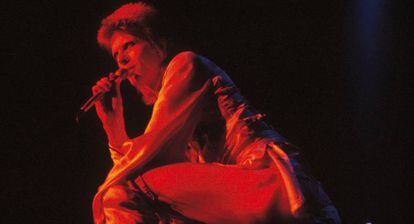 David Bowie como Ziggy Stardust en el Hammersmith Odeon en 1973.