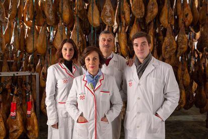 La familia Montellano, al frente de la empresa salmantina de ibéricos que lleva su nombre, lanza una campaña de loncheados solidaria: una parte de los beneficios de las ventas irá a la asociación ELACyL (Esclerosis Lateral Amiotrófica de Castilla y León).