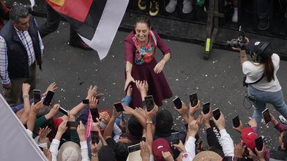 Claudia Sheinbaum Pardo en su inicio de campaña en el Zócalo de Ciudad de México.