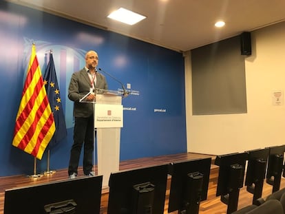 El conseller de Interior, Miquel Buch, en la rueda de prensa telemática.

GENERALITAT
22/03/2020