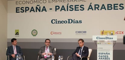 Juan Ignacio Lema, de Adif; Jorge Rivera, director de CincoDías e Isaac Martín Barbero, del Icex.