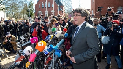 Carles Puigdemont a su salida de la prisión de Neumunster, en Alemania, el pasado 6 de abril.