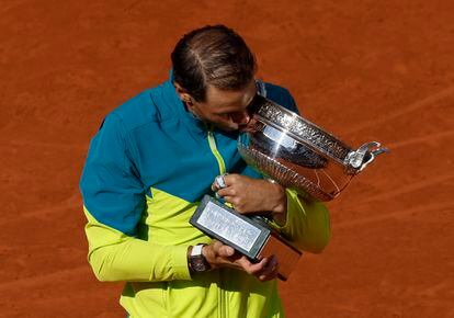 Roland Garros 2022. Rafael Nadal tras proclamarse vencedor de Roland Garros tras ganar al austriaco Casper Ruud por 6-3, 6-3, 6-0.