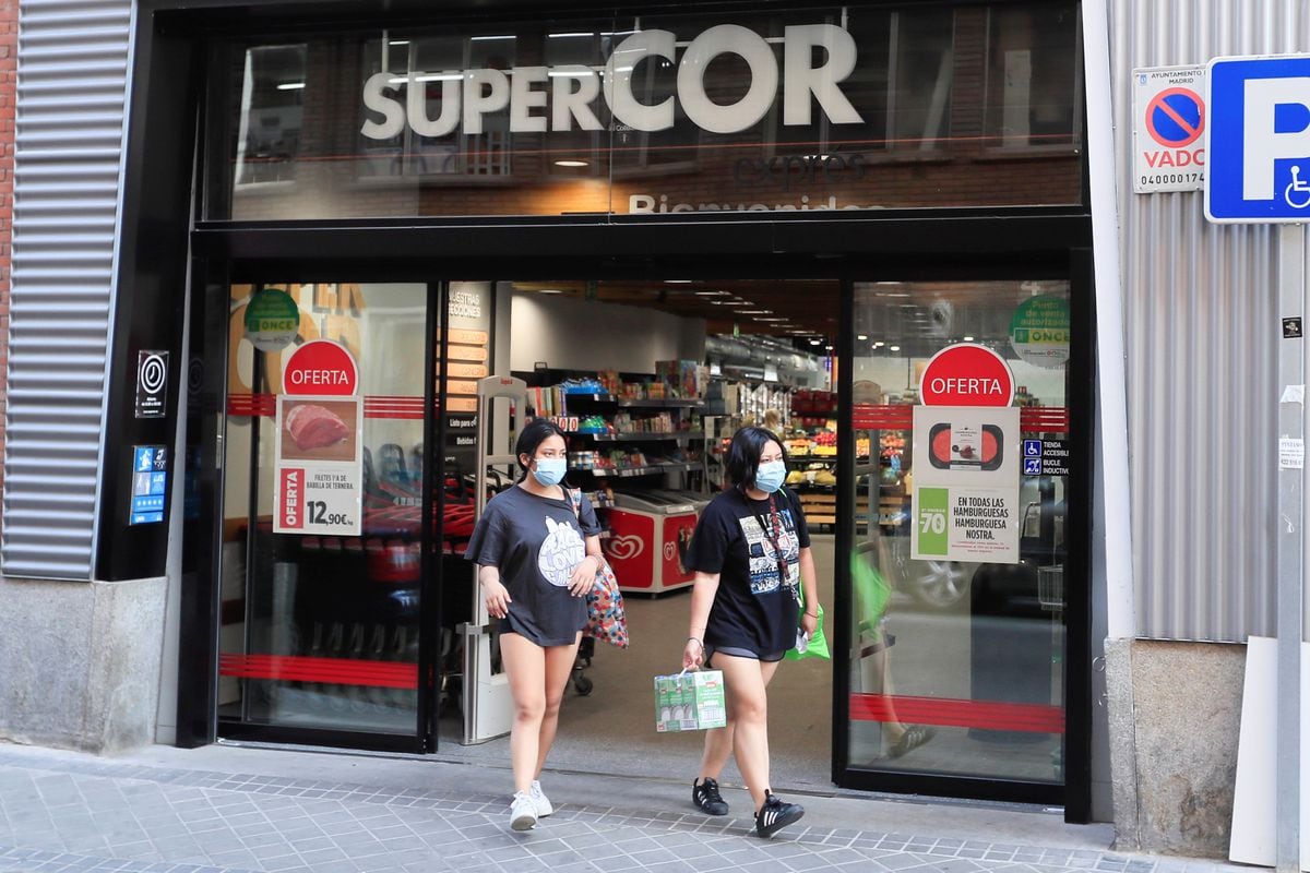 El Corte Inglés vende a Carrefour 47 tiendas de SuperCor por 60 millones | Economía