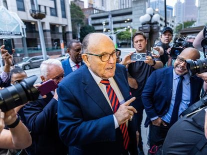 Rudolph Giuliani, exabogado personal de Donald Trump, llegaba este miércoles a la sede del juzgado en Atlanta (Georgia).
