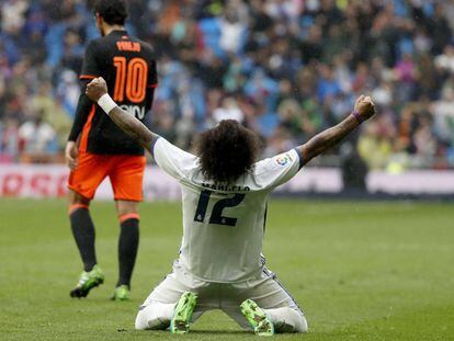 Marcelo celebra el gol del triunfo al Valencia.