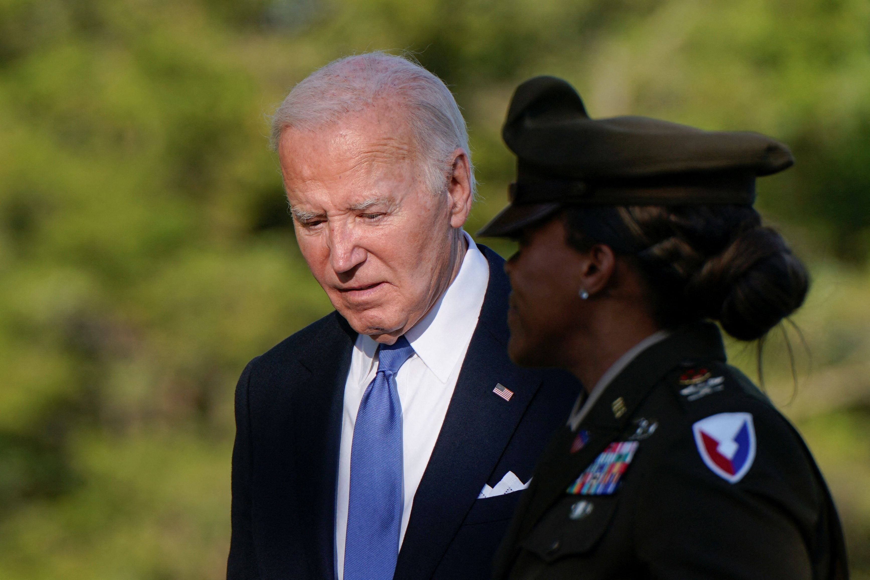 La desesperada campaña de Biden para convencer a los suyos de que debe continuar