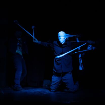 Representación teatral de la compañía de la cárcel Burj Erroumi en el Festival de Cartago, el 6 de diciembre de 2023.