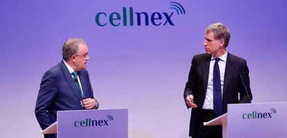 El consejero delegado de Cellnex, Tobías Martínez, y Bertrand Kan, presidente no ejecutivo.