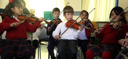 Niños del colegio Fernando el Católico que participan en el proyecto 'Tocar y Luchar'.