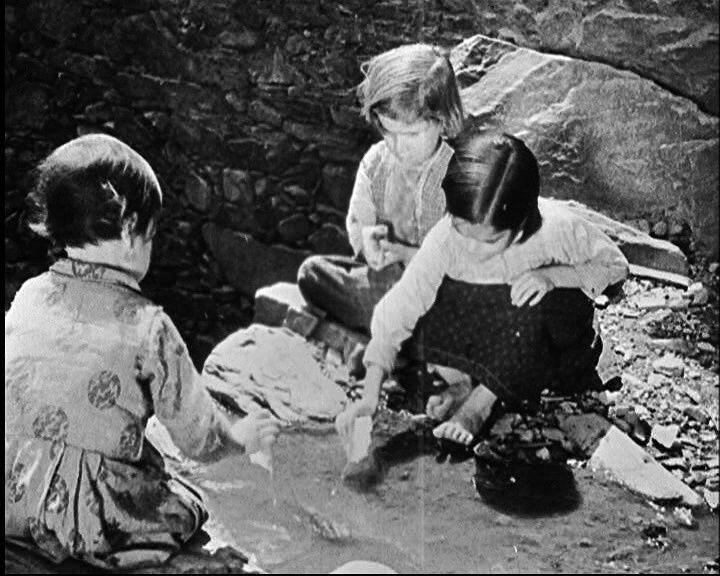 Un fotograma del cortometraje documental 'Las Hurdes, tierra sin pan', de Luis Buñuel, financiado por Ramón Acín ©1963.